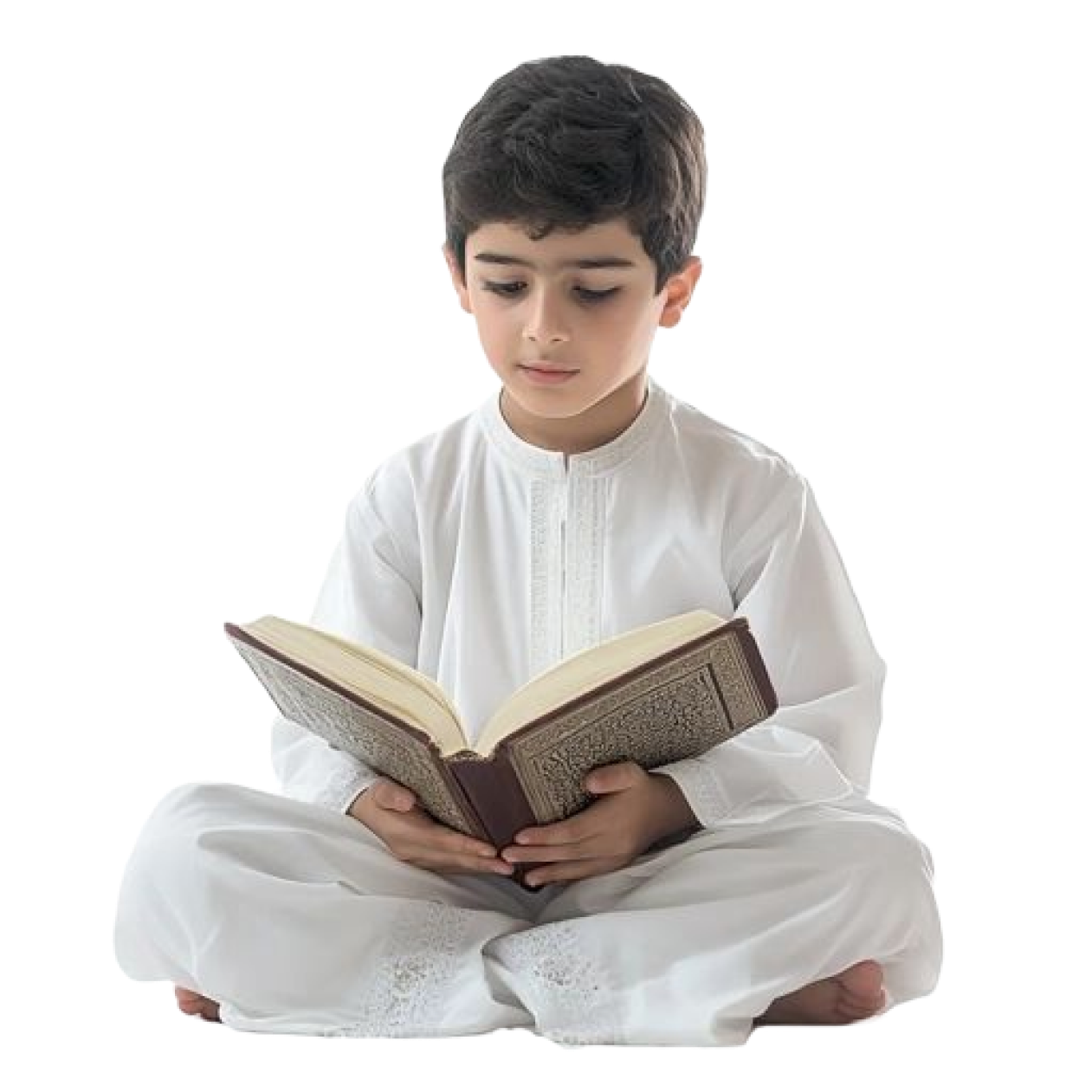 طالب يقرأ القرآن